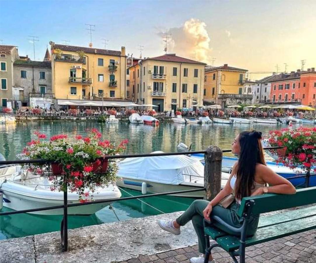 Solegardarelax - Peschiera Del Garda Appartement Buitenkant foto